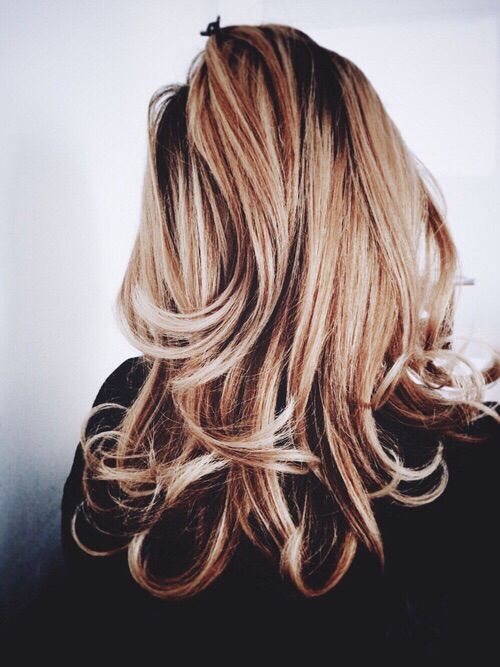 Romantische haar en beauty looks door Hair4u - Kapsalon in Zaandam