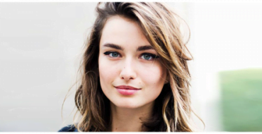 Last van haaruitval? Lees alles over de oorzaken en hoe te voorkomen op de Hair4U Blog!